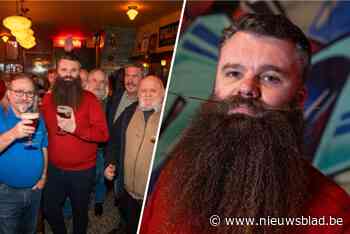 Snorrenclub past reglement aan om verzekeringsmakelaar Lars te kunnen uitroepen tot Snor van het Jaar