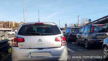 Incidente in tangenziale: carambola tra auto. Galleria chiusa e traffico in tilt