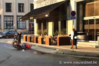 Tiental tweewielers tegen de vlakte op Stationsplein: “Gelekte frituurolie was boosdoener”