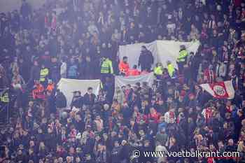 🎥 Station herschapen tot slagveld: Ajax- en Villa-fans gaan massaal op de vuist
