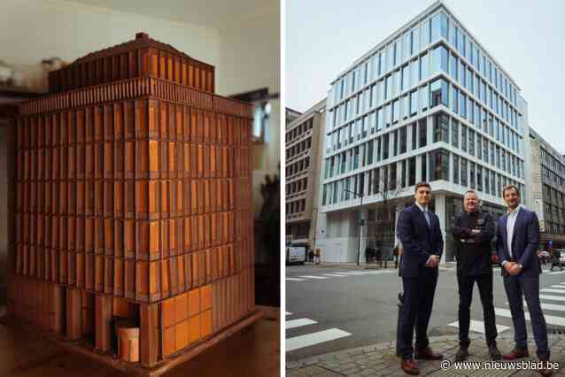 Chocolatier maakt replica van groot kantoorgebouw: “Ik heb er 45 uren met ingehouden adem aan gewerkt, waterpas en meter bij de hand”