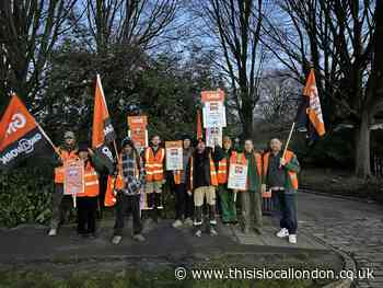 Regents Park gardeners win Royal Parks pay deal after strike