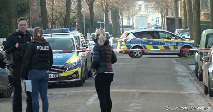 Explosion auf Gehweg: 58-Jähriger schwer verletzt