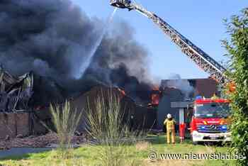 Uitslaande brand bij verlichtingsbedrijf: brandweer kan ouderlijk huis Niels Destadsbader vrijwaren