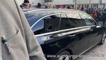 Scheibe mit Zollstock bei Grünen-Parteitag zerstört: Polizei ermittelt Verdächtigen