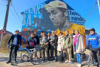 Eddy Merckx in muurschildering in geboortedorp Kiezegem: “Fijn om te zien dat mijn carrière nog steeds tot de verbeelding spreekt”