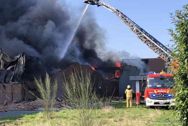 Grote verslagenheid na brand die groothandel en loft Niels Destadsbader in de as legt: “Niels is kapot, maar Harry is het grootste slachtoffer”