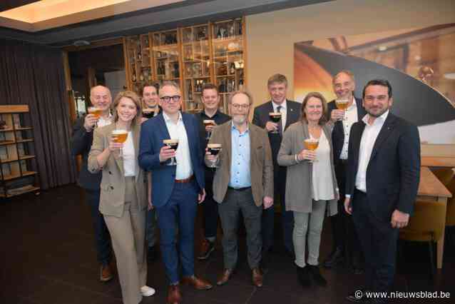 Belgische Brouwers leiden N-VA-excellenties rond in Brouwerij der Trappisten om hun wensen voor biersector kenbaar te maken