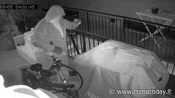 Quartiere sotto attacco dei ladri, residenti pronti alle ronde: "Nessun dorma"