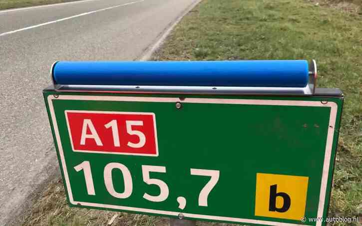 Waarom je steeds vaker blauwe rollers op hectometerpaaltjes ziet