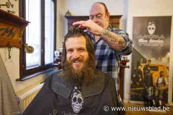 Wilrijkse ‘Forrest Gump’ weer thuis na fietsavontuur van 30.000 kilometer: “Na twee jaar is het tijd om nog eens naar de kapper te gaan”