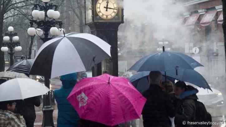 Most Canadians changing clocks to spring forward for daylight time