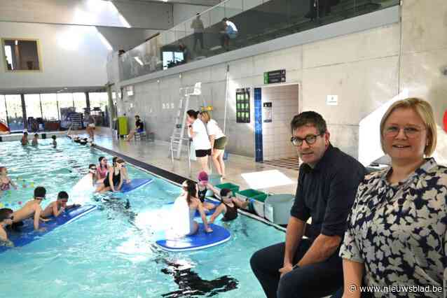 120 scholieren op Interscolaire zwemhappening in Lago Zwevegem