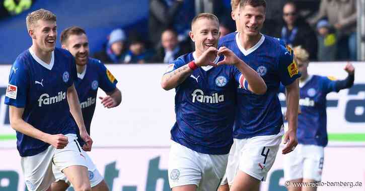 Kiel baut Vorsprung aus – Wildes Schalke-Spiel