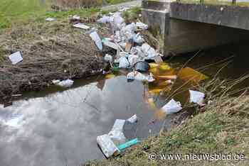 Sluikstorters dumpen bouwafval in Heerlese Loop