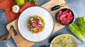 Mexikanische Sopes sind Tortilla-Schalen, die vielseitig und bunt belegt werden