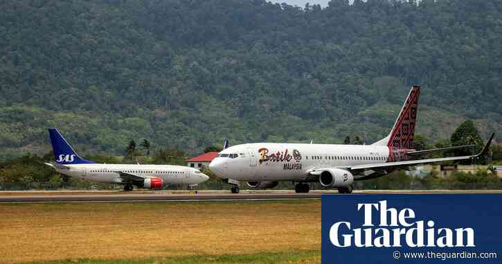 Indonesia opens inquiry after pilots fell asleep on flight carrying 153 people