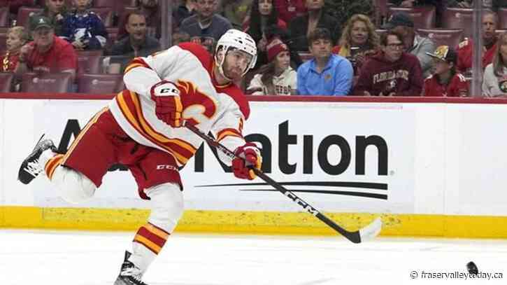 Tarasenko scores first 2 for Panthers, Florida whips Flames 5-1