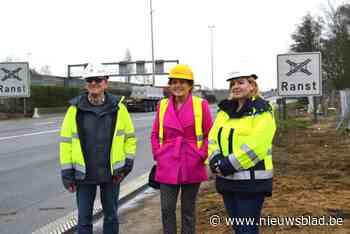 Afbraak brug trekt toeristen: broertjes in pyjama ’s nachts uit bed om alles te volgen