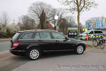 Radfahrerin (32) kollidiert mit Auto: Hubschraubereinsatz