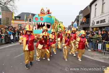 Halfvastenstoet lokt veel volk, ondanks concurrentie van andere stoeten