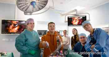 Ziekenhuis opent de deuren: wie durft er een knieoperatie te bekijken?