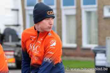 Junior Gaëtan Hellebuyck botst op twee buitenlanders