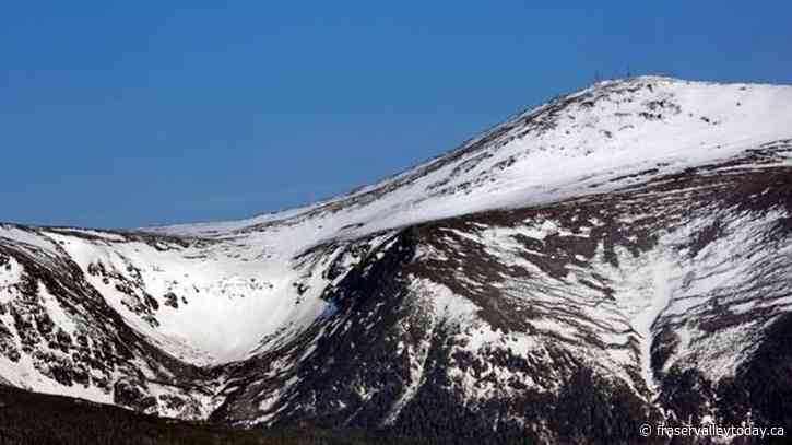 A backcountry skier has died on New Hampshire’s Mount Washington in icy conditions; 2 others injured