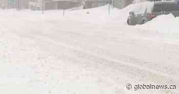 Saskatoon officials ask people to stay off snow piles for safety