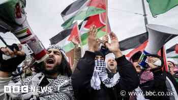 Israel's president faces Gaza protest at Holocaust museum