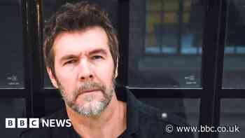 Doctor reveals how 'brutal' therapy tackled Rhod Gilbert's cancer