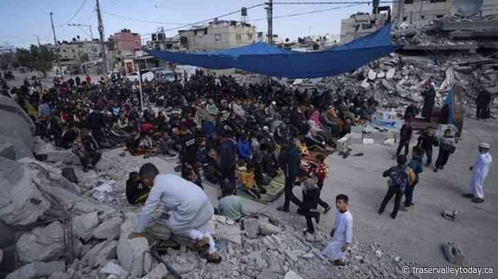 Mourning and worry cast pall over Ramadan this year for many Muslim Canadians