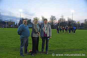 Korfballers kunnen trainen en spelen onder nieuwe ledverlichting