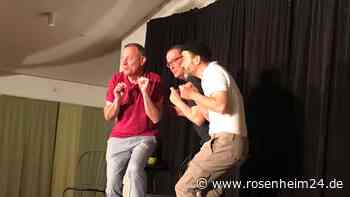 Bleiben oder gehen? – Kirchenkabarett Soafablosn wagt sich in Ampfing ans Thema Missbrauch