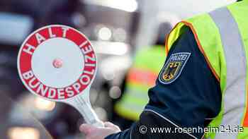 Mutmaßlicher Schleuser fliegt bei Kontrolle auf A93 auf – zwei Männer in Haft