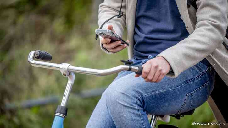 Enschede kampioen handheld bellen op de fiets: ruim duizend bekeuringen