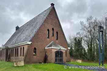 Eerste expo in wijkkapel schopt meteen tegen pilaren van de kerk