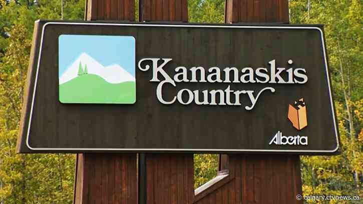 Skiers buried in Kananaskis avalanche, killing Kelowna man