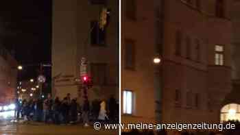 Freibier? Club-Neueröffnung? Nein – Riesen-Schlange in München steht aus anderem Grund an