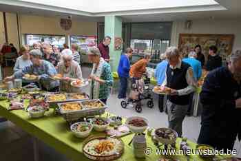 Lint serveert ontbijtbuffet voor vrijwilligers