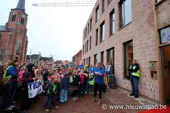 Leerlingen van Dorpsschool Vremde ontdekken hun nieuwe school: “Jaren naar uitgekeken”