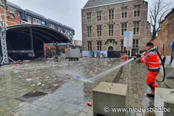 “Ondanks grote drukte is ontruiming Grote Markt vlot verlopen”: laatste resten van carnaval worden weggepoetst