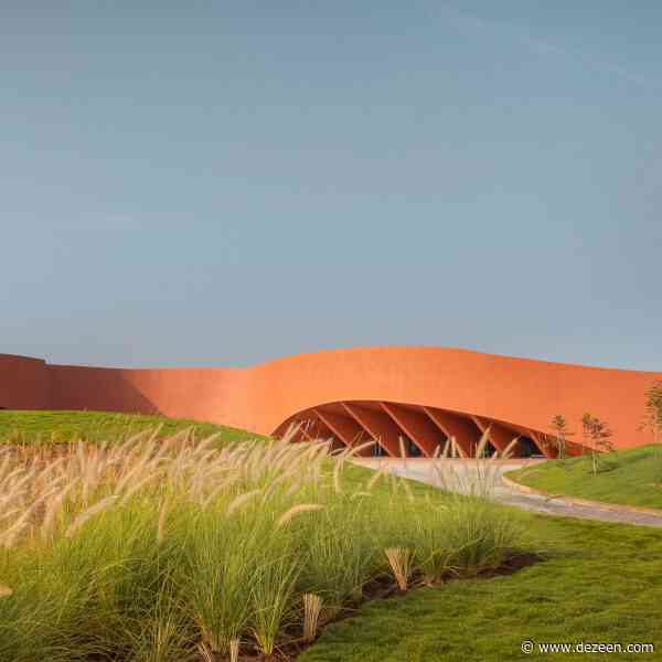 Sameep Padora & Associates creates flowing concrete form for Indian arts space