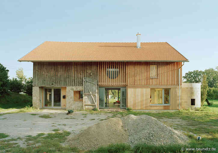 Wohn- und Werkstätte im Heustadl - Umbau bei Tittmoning von VPR Architekt:innen mit Charlotte Reith