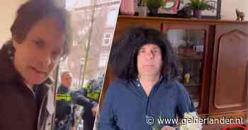 Politie neemt ‘vuurwapen’ in beslag bij Hans Teeuwen na satirisch filmpje over Femke Halsema