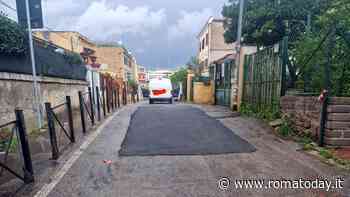 Avvallamento in via Frontino, strada riaperta. I residenti: "Ci passano troppi mezzi pesanti"