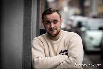 Harde botsing op voetbalveld: twee spelers buiten bewustzijn, keeper verliest tand: “Allebei sorry gezegd”