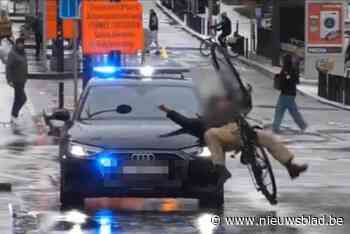 Politiewagen rijdt fietser aan: “De inspecteur heeft nog geremd”