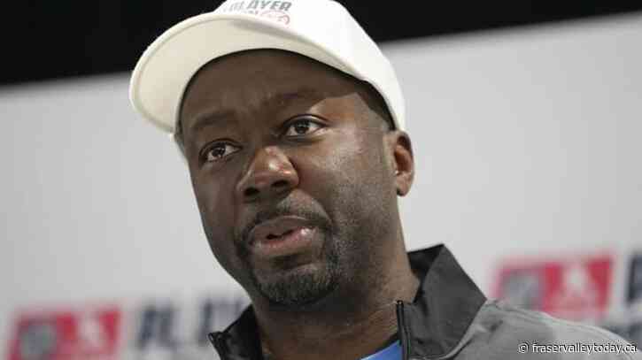 Atlanta has lost two NHL teams. Former player Anson Carter leads one of two groups seeking a third