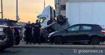 6-vehicle crash in Scarborough sends 4 people to hospital